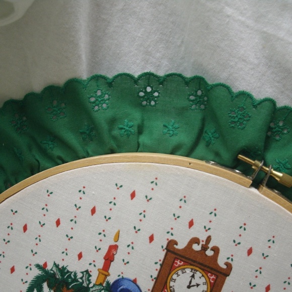 Handmade Embroidery Hoop Holiday Decoration - Picture 6 of 8